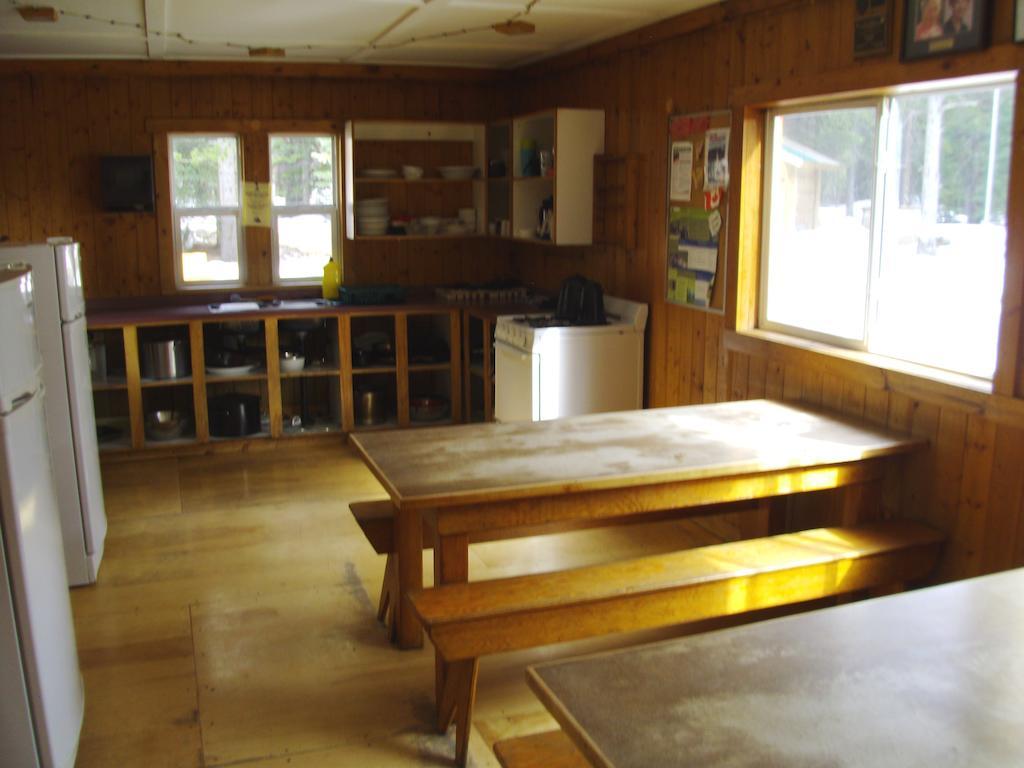Hi Mosquito Creek - Wilderness Hostel Lake Louise Eksteriør bilde